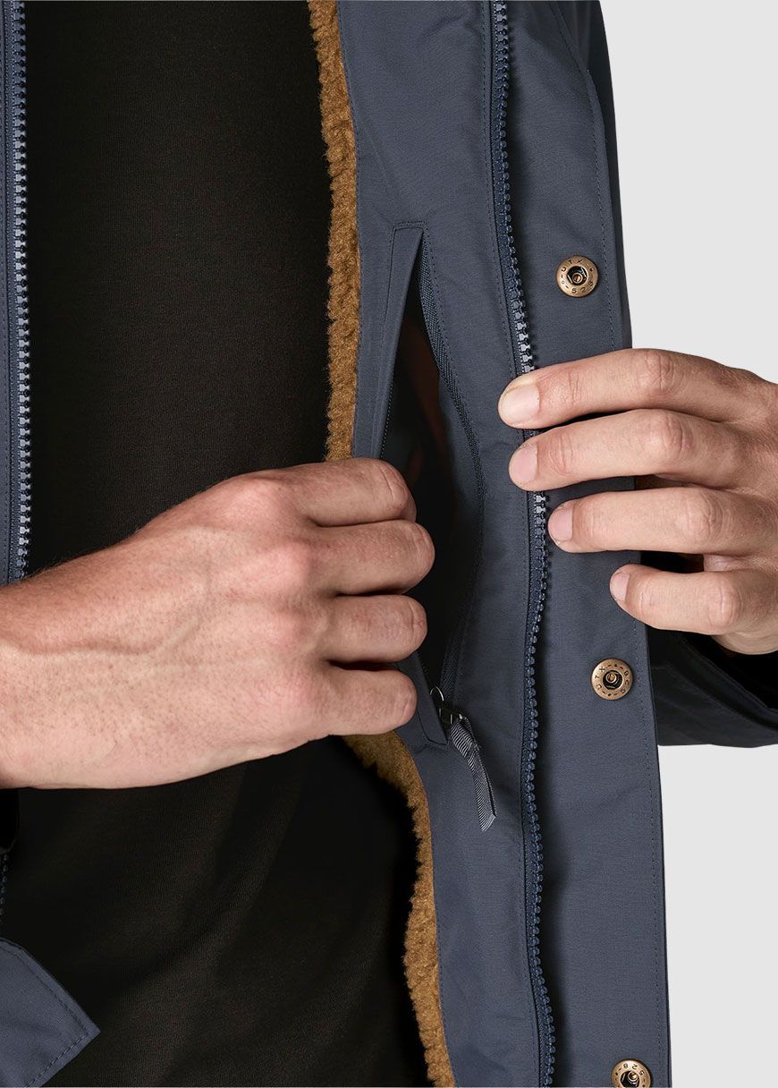 patagonia_m_s_isthmus_parka_AW_25_PAT_27023_Smolder_Blue_7_d9db26f92a M's Isthmus Parka