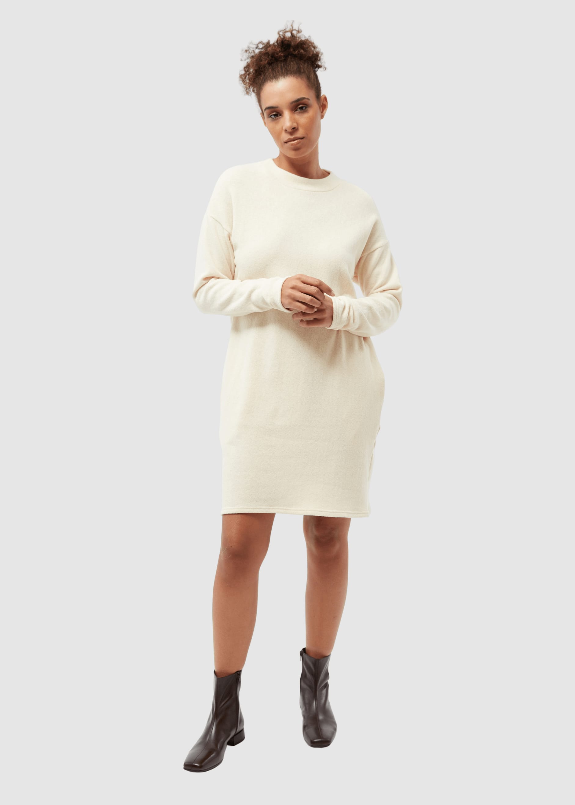 givn-gbjohanne-off-white-1.jpeg Gbjohanne Off White