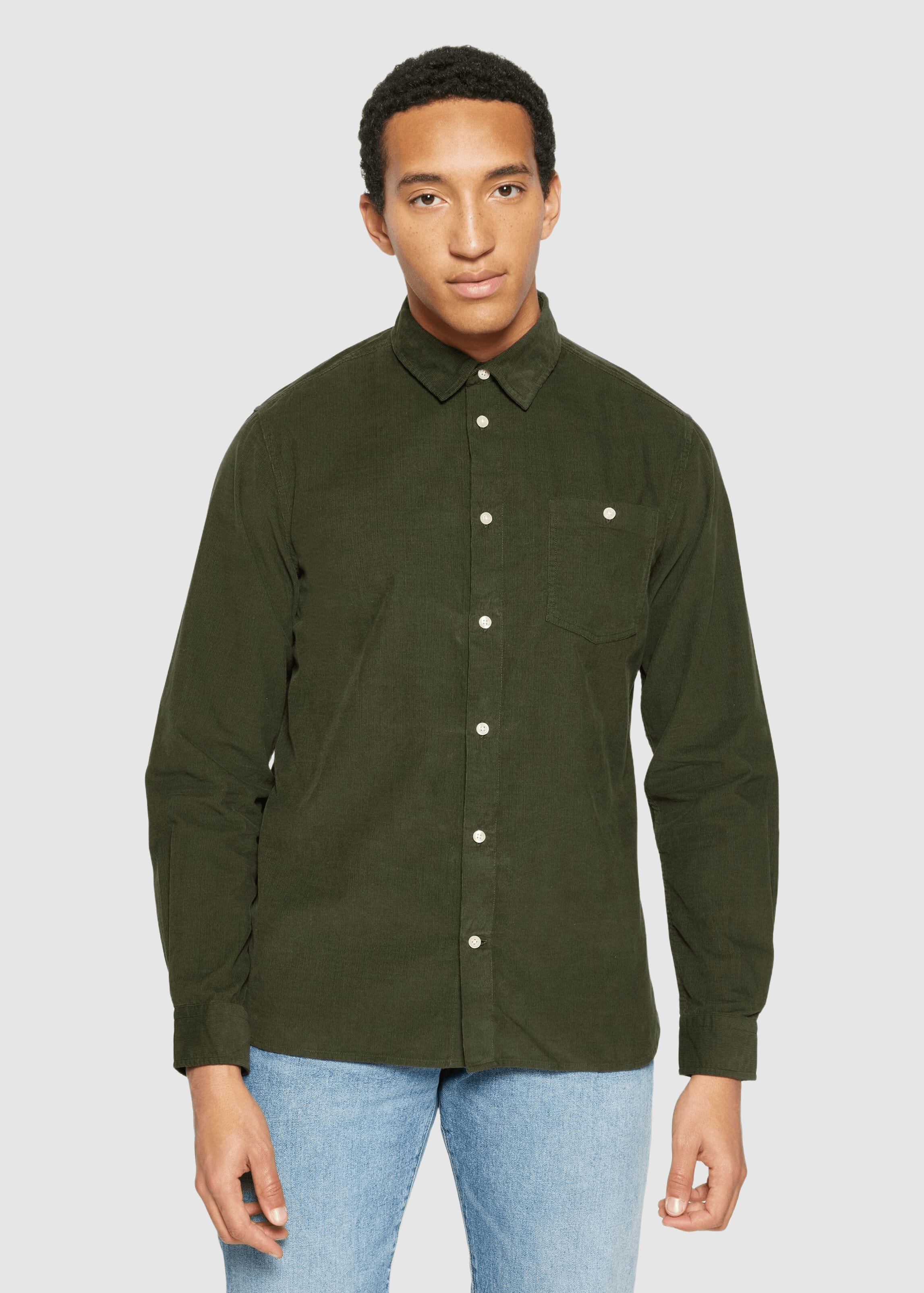 knowledge-cotton-apparel-dune-regular-corduroy-shirt-forrest-night-1.jpeg Dune Regular Corduroy Shirt Forrest Night