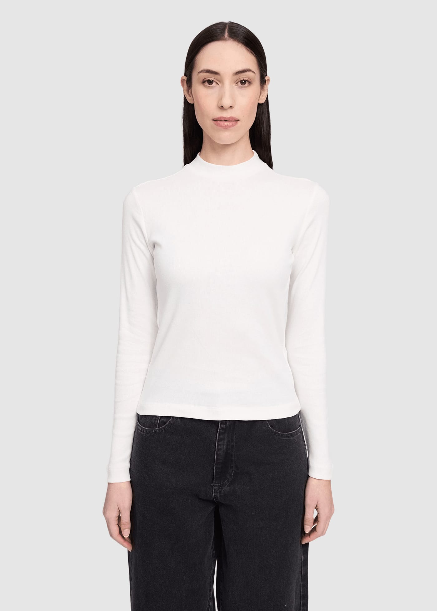 mazine-basic-turtleneck-longsleeve-offwhite-1.jpeg Basic Turtleneck Longsleeve Offwhite
