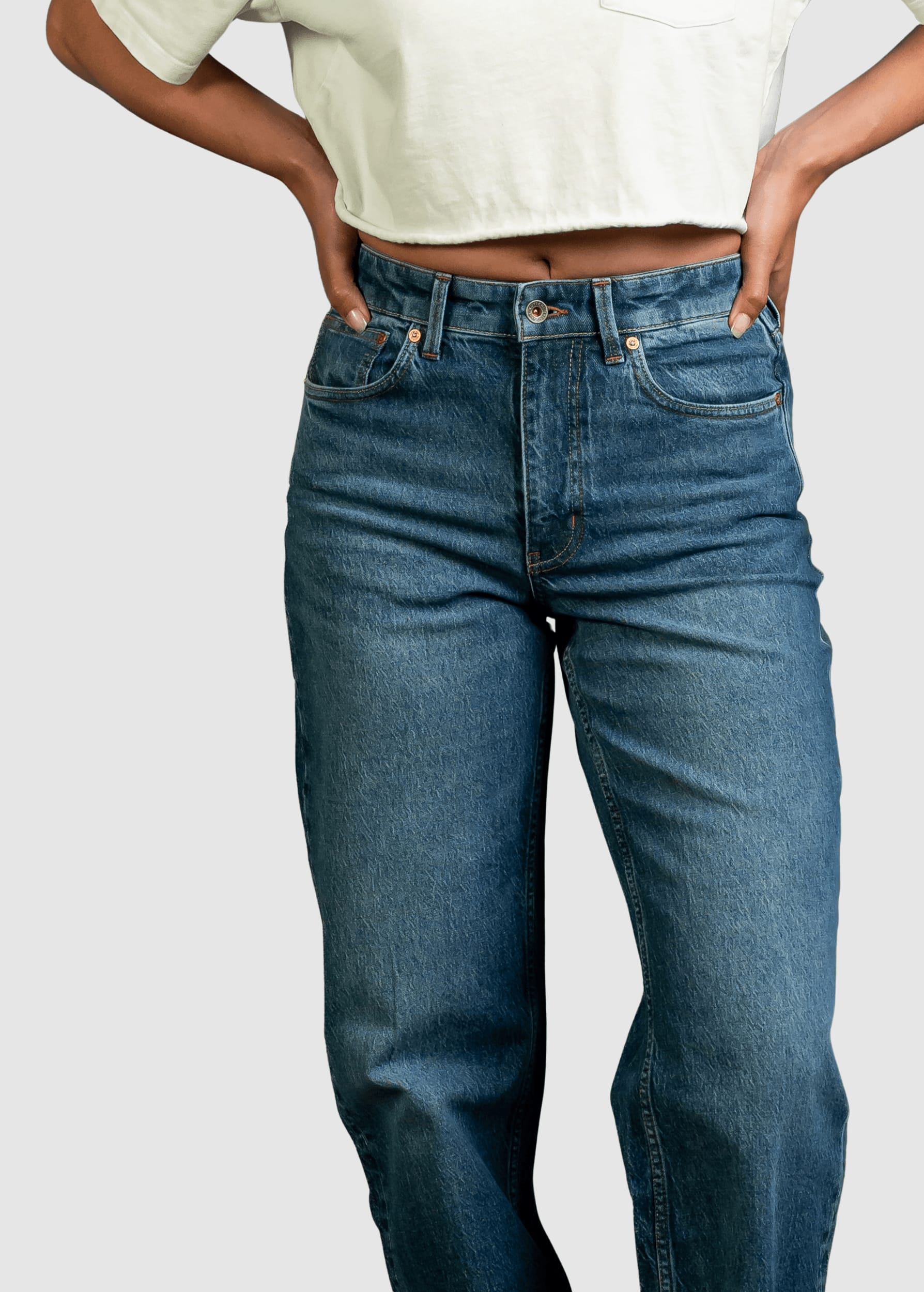 kuyichi-lola-mom-jeans-vital-fade-3.jpeg Lola Mom Jeans Vital Fade