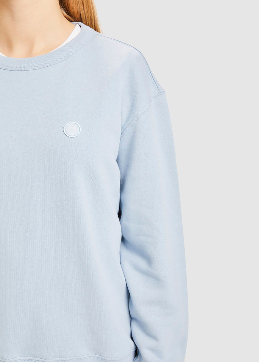 Daphne Basic Badge Sweat Daphne Basic Badge Sweat