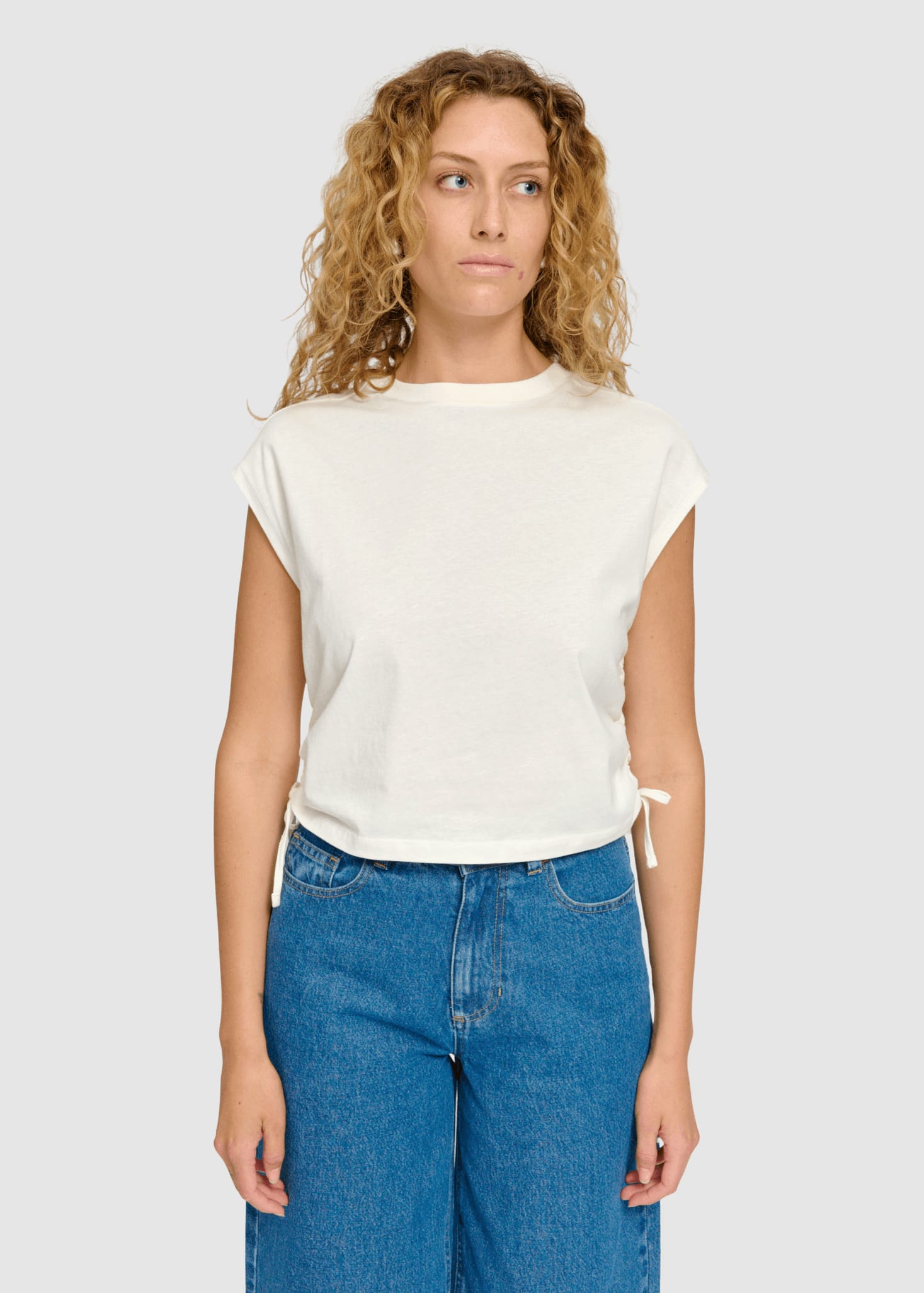 Tie Detail T-Shirt Offwhite Tie Detail T-Shirt Offwhite