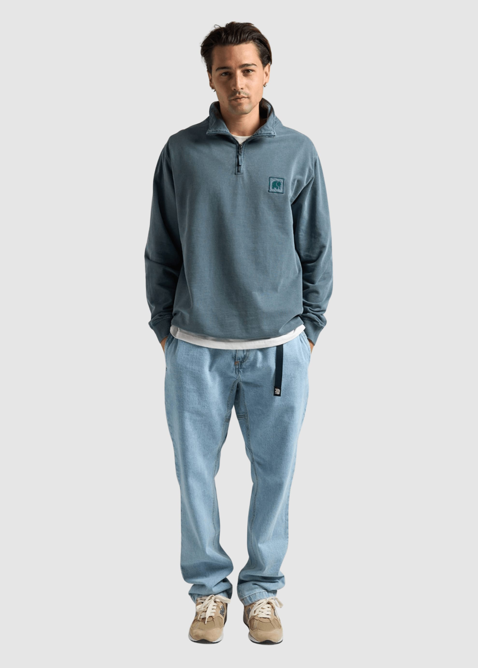 trendsplant-sauce-pigment-dyed-quarter-zip-sweater-elm-green-3.jpeg Sauce Pigment Dyed Quarter Zip Sweater Elm Green