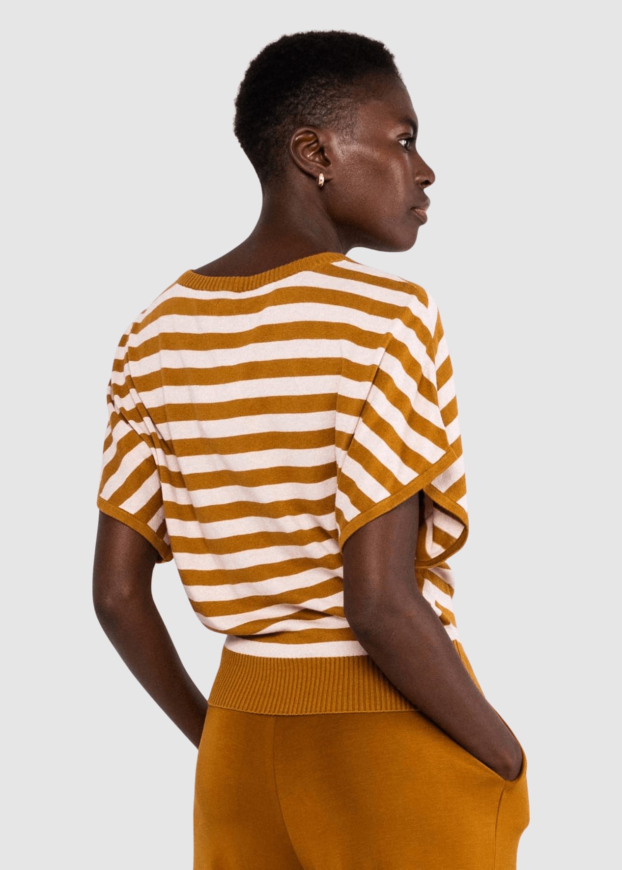 Picnic Friend Chic Knit Stripe Brown Picnic Friend Chic Knit Stripe Brown