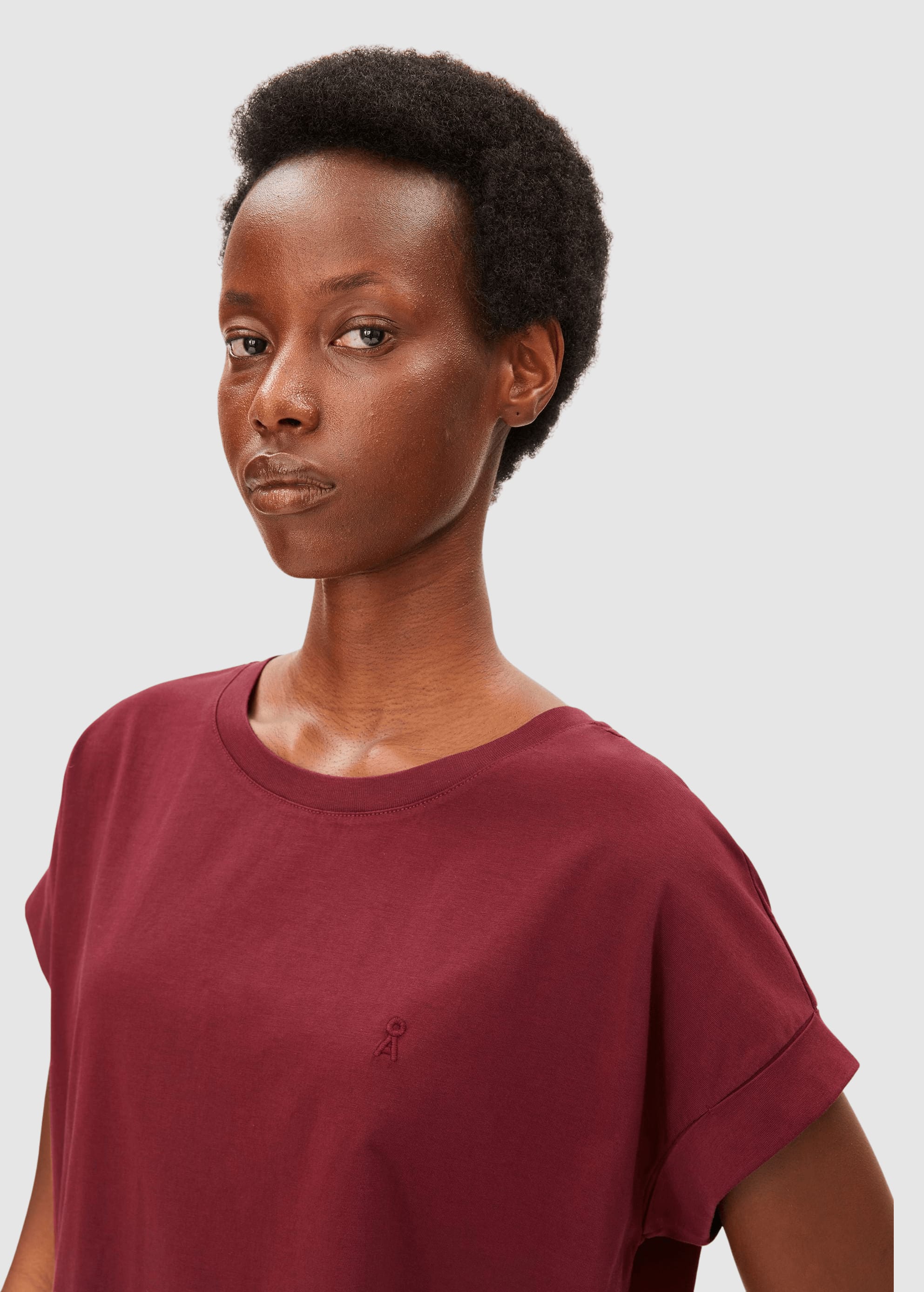 armedangels-idaara-t-shirt-velvet-red-3.jpeg Idaara T-Shirt Velvet Red