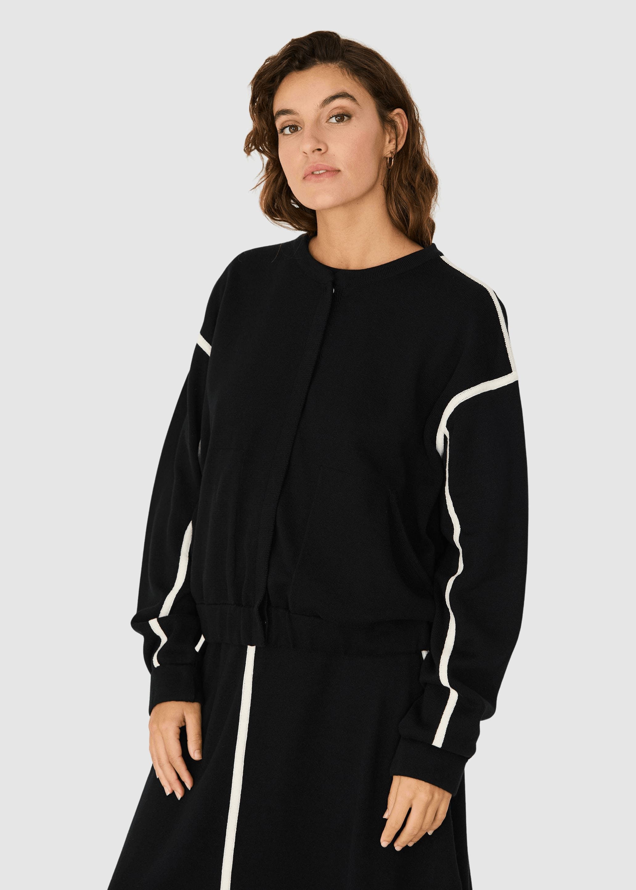 skfk-galar-sweater-black-1.jpeg Galar- Sweater Black