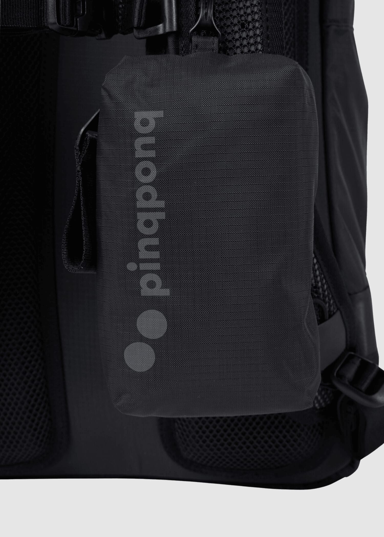 Komut Medium Pure Black