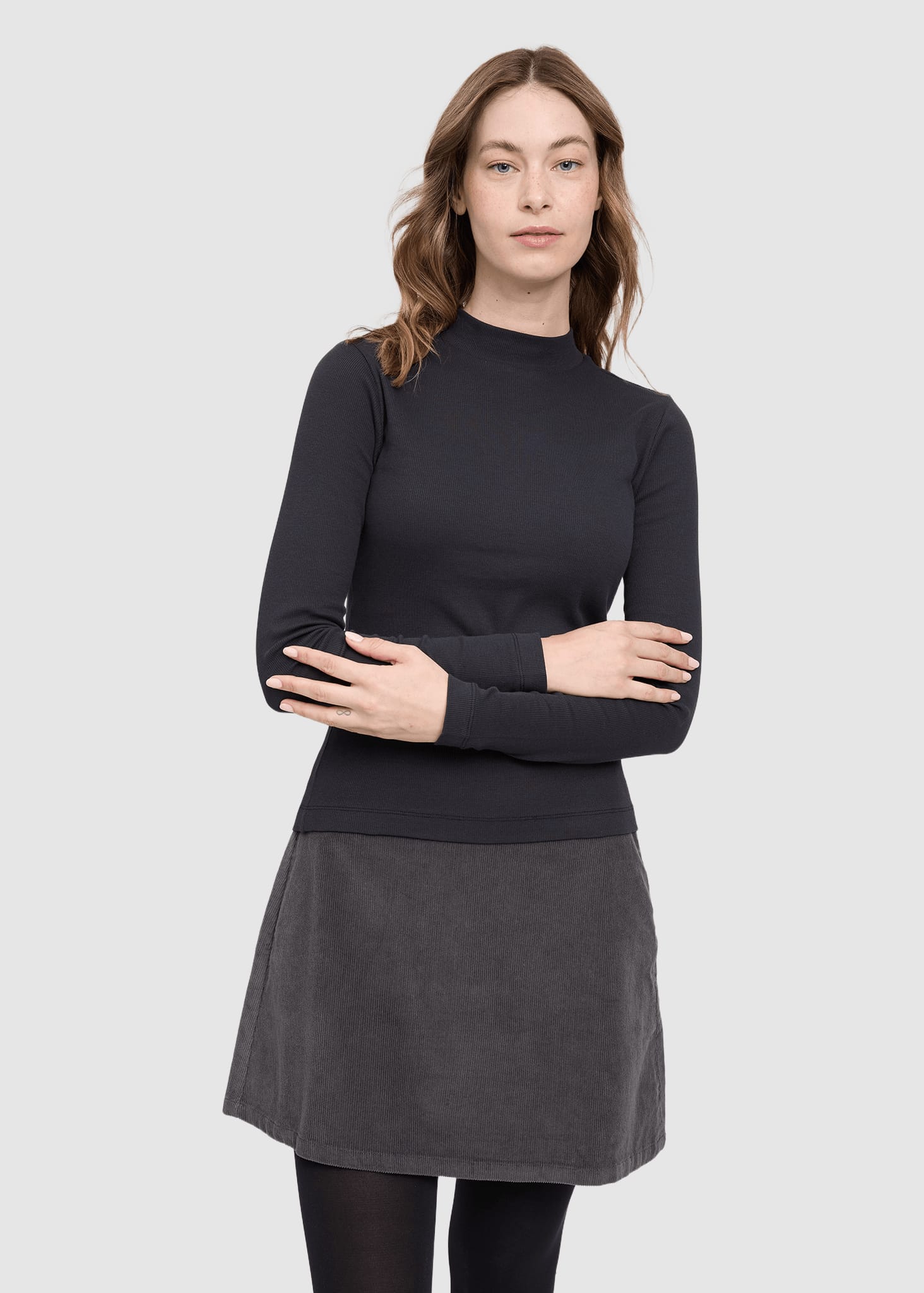 mazine-basic-turtleneck-longsleeve-black-3.jpeg Basic Turtleneck Longsleeve Black