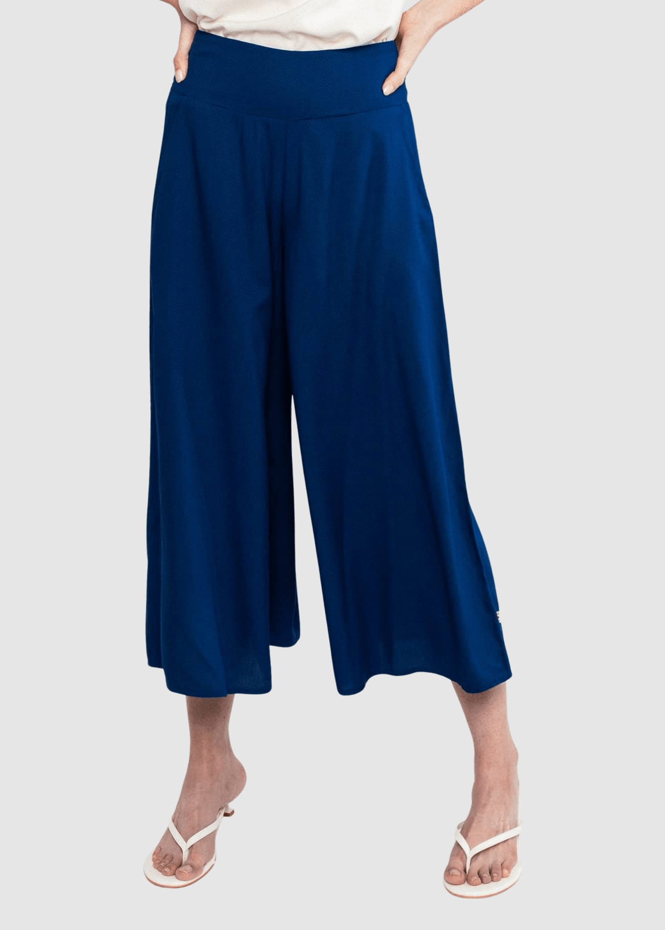 In Full Bloom Noble Blue Club