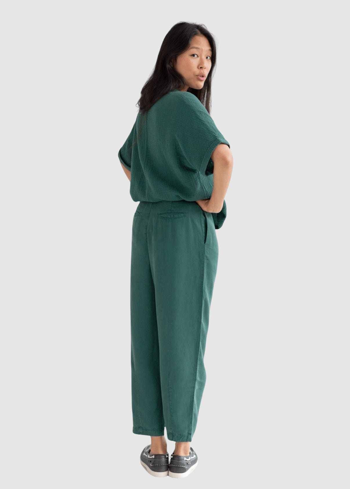 Zuqar Dark Green