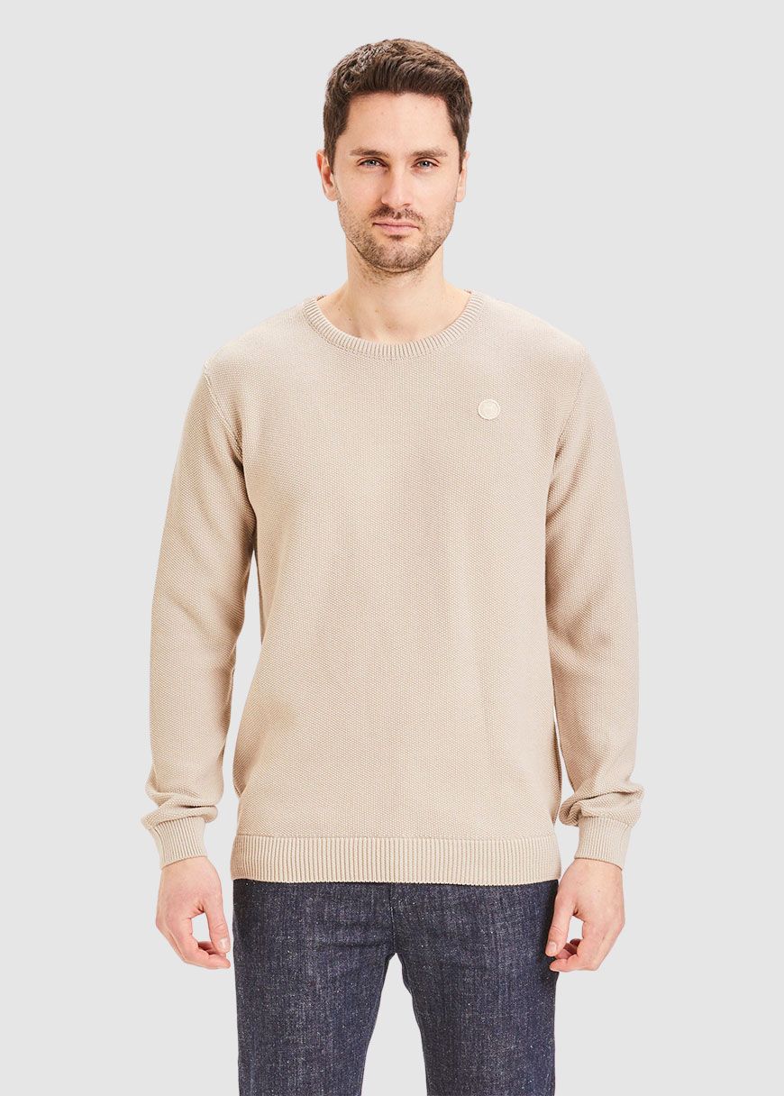 Field Pique Badge Knit O-Neck