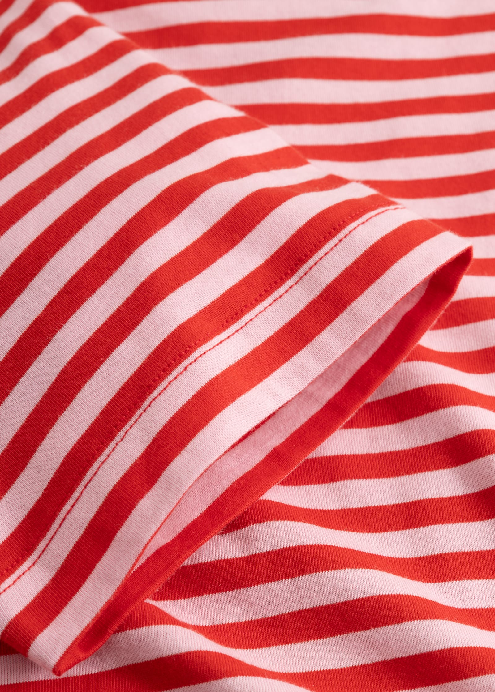 Endless Horizon T-Shirt Red