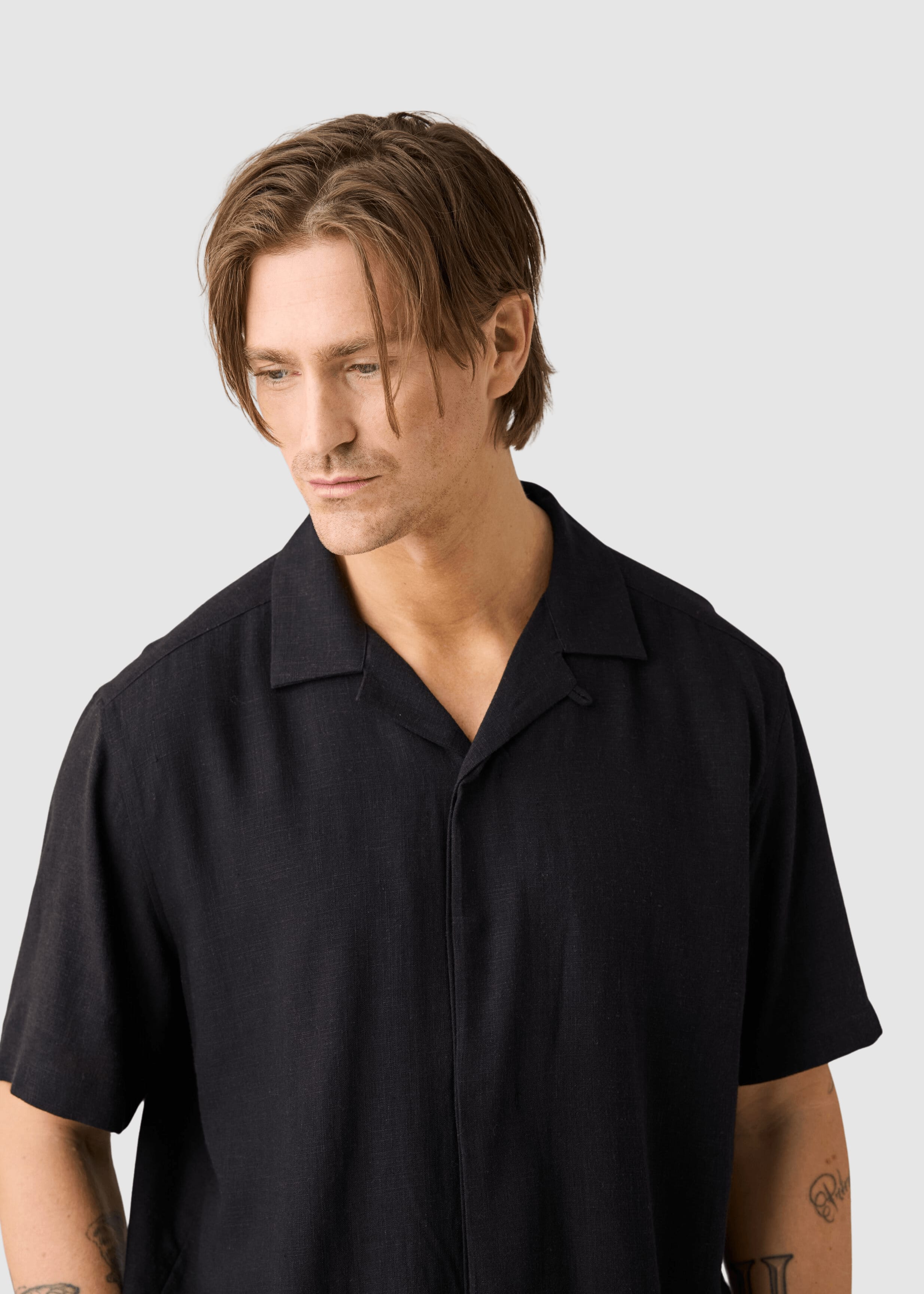 Moss Relaxed Linen-MIX Short Sleeve Shirt Black Jet Moss Relaxed Linen-MIX Short Sleeve Shirt Black Jet