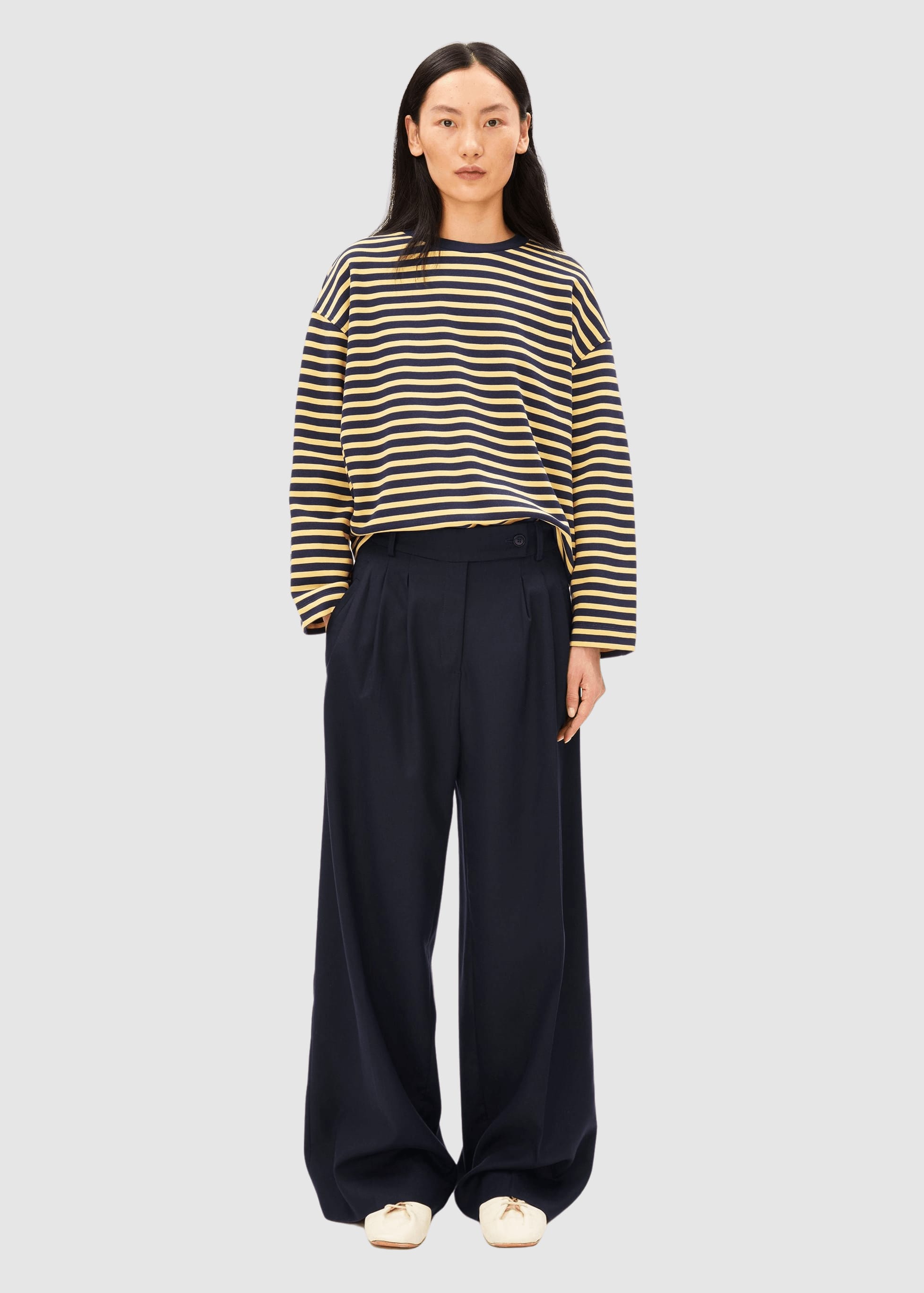 armedangels-frankaa-maarlen-stripe-sweat-golden-hay-tinted-navy-5.jpeg Frankaa Maarlen Stripe Sweat Golden Hay Tinted Navy