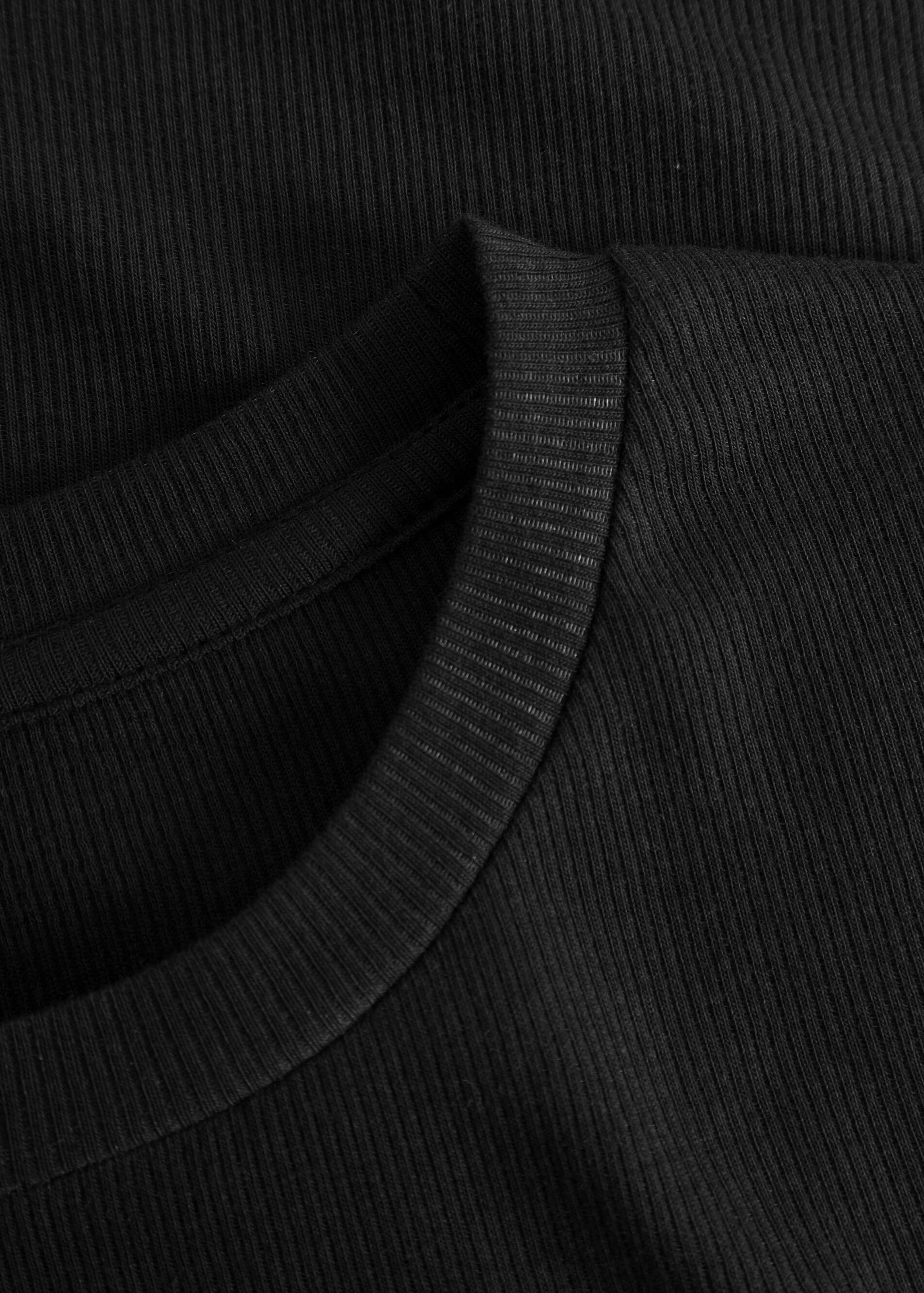knowledge-cotton-apparel-rib-t-shirt-black-jet-7.jpeg Rib T-Shirt Black Jet